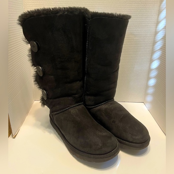Ugg Australia Bailey Button 3 Tall Size 9 Black EUC - Picture 1 of 9